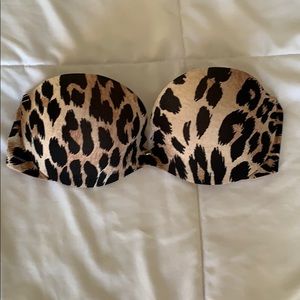 Victoria’s Secret strapless bra